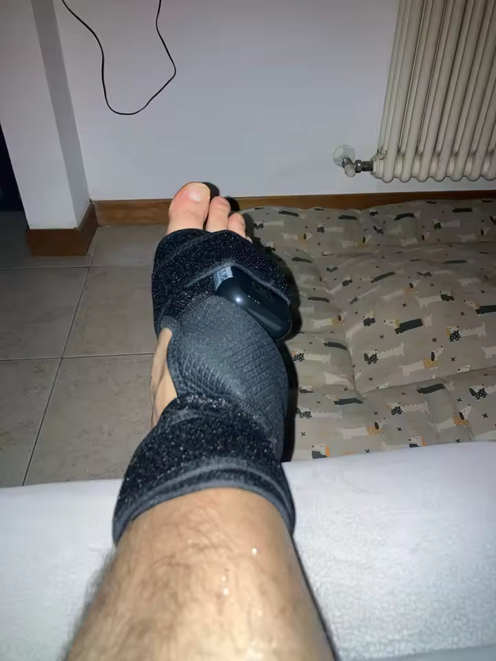 Customer using the black MotionNest knee wrap